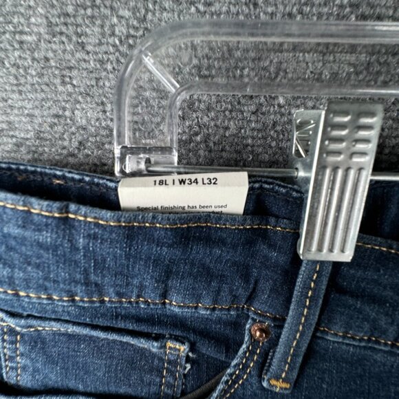 NWT Levi’s Women’s 18W 34x32 Denim Jeans Totally Shaping Skinny Tapered Pants - Picture 9 of 11